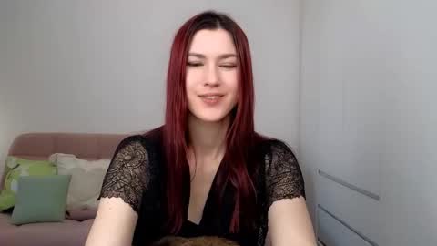 Snapshot of alicianoveli chatting on 10.18.25 alicianoveli online show from 10.18.25