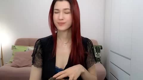 Snapshot of alicianoveli chatting on 11.02.25 alicianoveli online show from 11.02.25