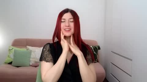 Snapshot of alicianoveli chatting on 11.15.25 alicianoveli online show from 11.15.25