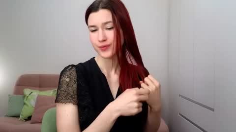 Snapshot of alicianoveli chatting on 11.16.25 alicianoveli online show from 11.16.25