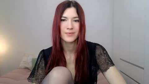 Snapshot of alicianoveli chatting on 11.25.25 alicianoveli online show from 11.25.25