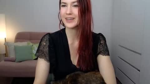 Snapshot of alicianoveli chatting on 11.28.25 alicianoveli online show from 11.28.25