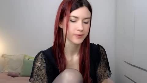 Snapshot of alicianoveli chatting on 11.29.25 alicianoveli online show from 11.29.25