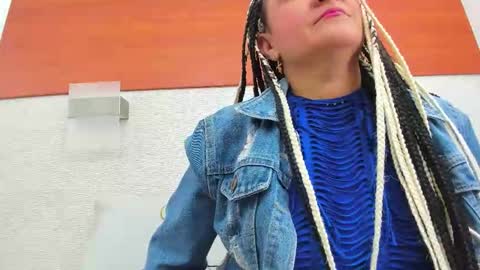 Snapshot of alicie_green chatting on 10.20.25 im tutti online show from 10.20.25