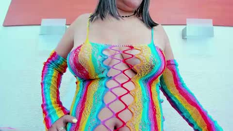 Snapshot of alicie_green chatting on 11.06.25 im tutti online show from 11.06.25