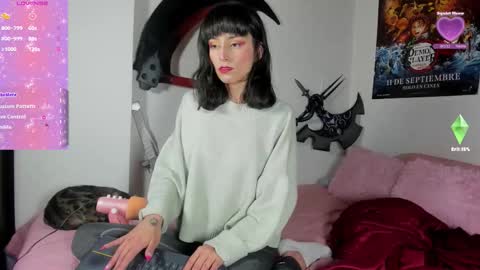 Aiko  Independent Model  online show from 10.24.25