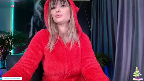 Snapshot of aliessia chatting on 12.16.24 Aliessia online show from 12.16.24