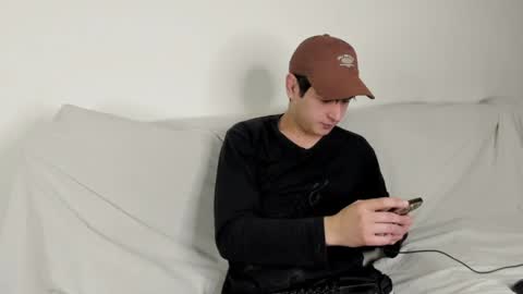 Snapshot of alikuskya chatting on 05.05.26 Dan online show from 05.05.26