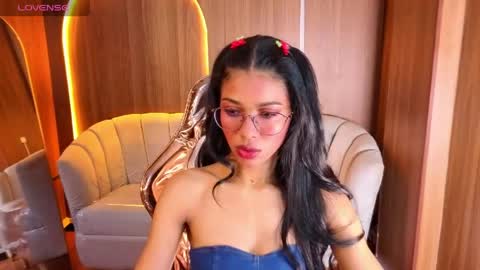alina_b_ online show from 04.16.26