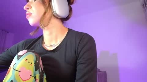 Snapshot of alina_lee01 chatting on 06.11.26 NYX online show from 06.11.26