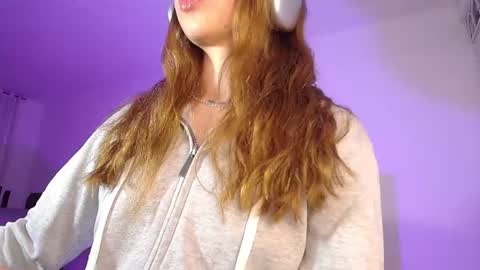 Snapshot of alina_lee01 chatting on 07.11.26 NYX online show from 07.11.26