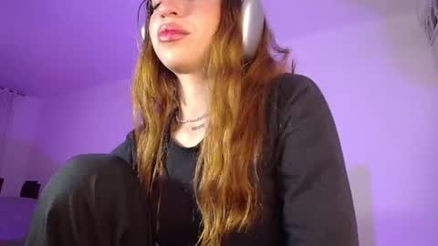 Snapshot of alina_lee01 chatting on 07.16.26 NYX online show from 07.16.26