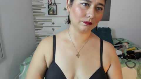 alinabozz1 online show from 09.21.25