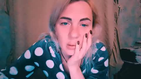 Snapshot of alinafrey_ chatting on 10.30.25 Alina online show from 10.30.25