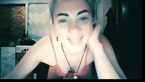 Snapshot of alinafrey_ chatting on 11.22.25 Alina online show from 11.22.25