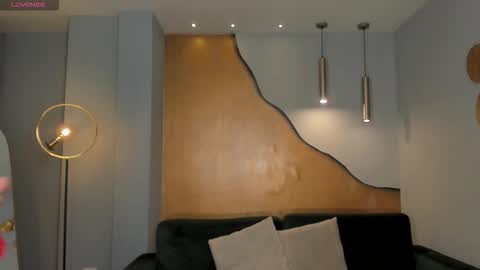 alinakravitz_ online show from 10.16.25