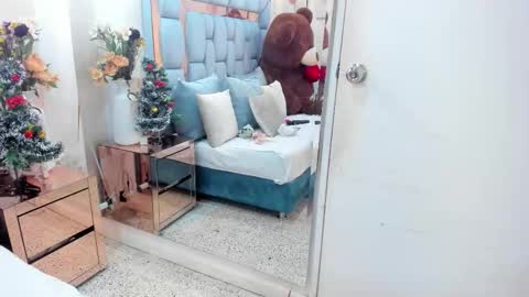 alinamoretz online show from 12.17.25