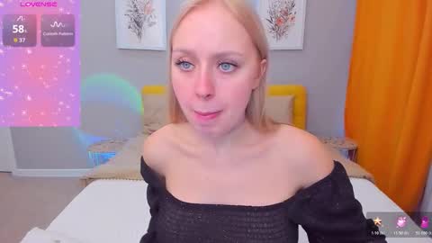 Snapshot of alinaocean chatting on 12.03.25 alinaocean online show from 12.03.25