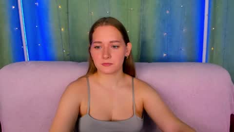 Snapshot of alinawise chatting on 04.15.26 alinawise online show from 04.15.26