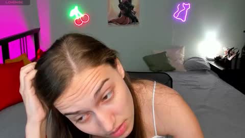alisa__kelly online show from 10.14.25
