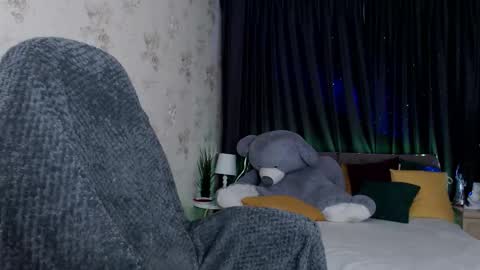 Snapshot of alisawoods_ chatting on 10.10.25 Alisa online show from 10.10.25