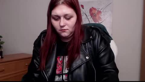 Snapshot of alisawoods_ chatting on 03.08.26 Alisa online show from 03.08.26