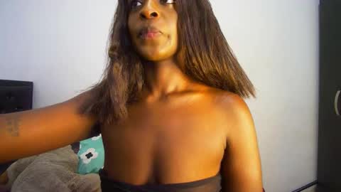 alisha_boes online show from 10.04.25