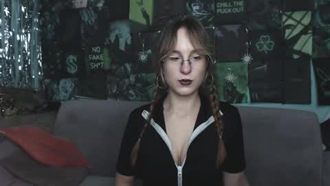 alishakelly online show from 11.21.25