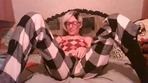 Snapshot of alishaluv chatting on 09.24.25 Alisha online show from 09.24.25