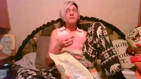 Snapshot of alishaluv chatting on 10.15.25 Alisha online show from 10.15.25