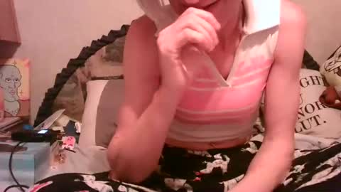 Snapshot of alishaluv chatting on 10.26.25 Alisha online show from 10.26.25