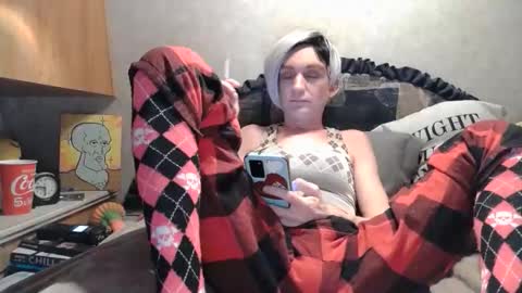 Snapshot of alishaluv chatting on 11.15.25 Alisha online show from 11.15.25