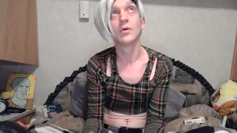 Snapshot of alishaluv chatting on 11.21.25 Alisha online show from 11.21.25