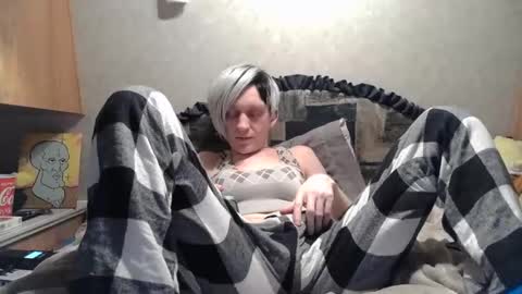 Snapshot of alishaluv chatting on 11.23.25 Alisha online show from 11.23.25