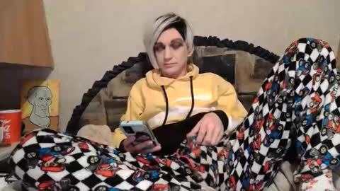 Snapshot of alishaluv chatting on 12.14.25 Alisha online show from 12.14.25