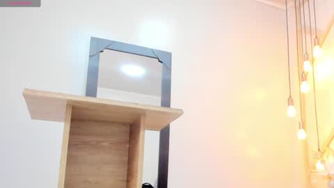 Snapshot of alishapalmer chatting on 12.21.24 online show from 12.21.24