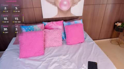 Snapshot of alishasummer chatting on 10.23.25 Ali online show from 10.23.25