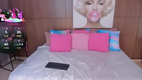 Snapshot of alishasummer chatting on 11.19.25 Ali online show from 11.19.25