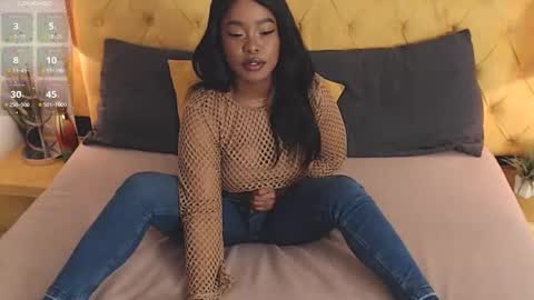 Snapshot of alishaweir chatting on 02.09.26 Luna online show from 02.09.26