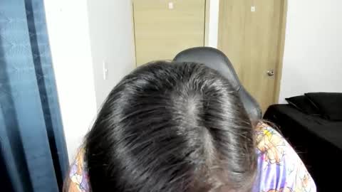 Snapshot of alisia_mendoza chatting on 10.27.25 alisia online show from 10.27.25