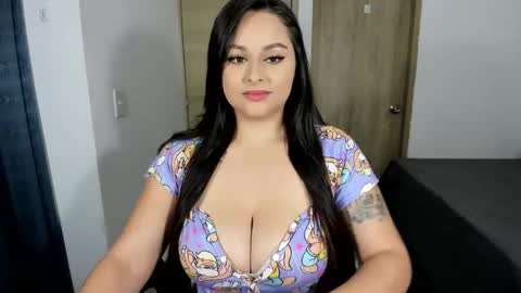 Snapshot of alisia_mendoza chatting on 12.03.25 alisia online show from 12.03.25