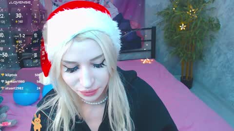 Snapshot of alison_moonlight chatting on 12.23.24 Alison online show from 12.23.24