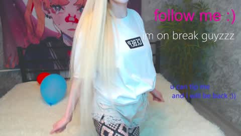 Snapshot of alison_moonlight chatting on 12.30.24 Alison online show from 12.30.24