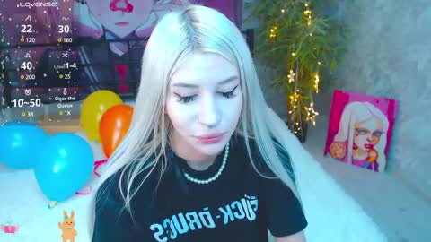 Snapshot of alison_moonlight chatting on 02.15.25 Alison online show from 02.15.25