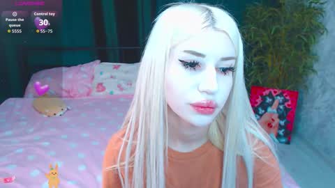 Snapshot of alison_moonlight chatting on 10.06.25 Alison online show from 10.06.25