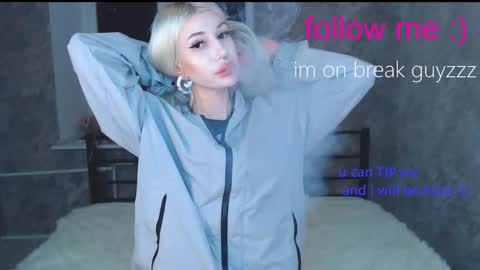 Snapshot of alison_moonlight chatting on 10.30.25 Alison online show from 10.30.25