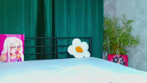 Snapshot of alison_moonlight chatting on 04.02.26 Alison online show from 04.02.26