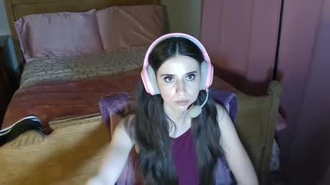 Snapshot of alisonfieldsxo chatting on 02.15.26 Alison Fields online show from 02.15.26