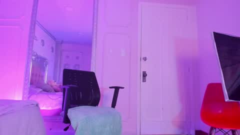 Alison Fishert online show from 03.06.25