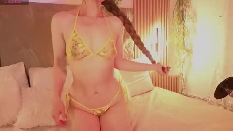 Mia online show from 10.11.25